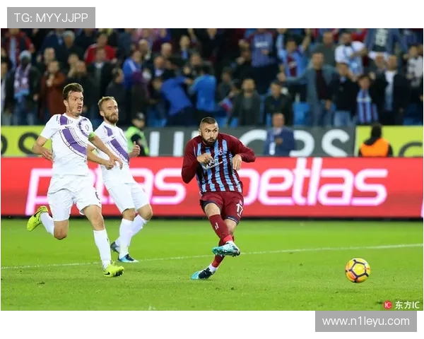 伊布绝杀时刻：关键进球引爆全场热情，力助球队制胜！