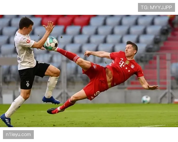 莱万多夫斯基正式回归国家队,状态回暖备战新赛季国际赛事 莱万多夫斯基正式回归国家队,状态回暖备战新赛季国际赛事