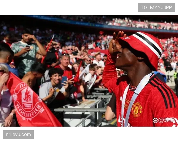 足坛新星闪耀赛场，主力球员状态回升助球队连战连捷